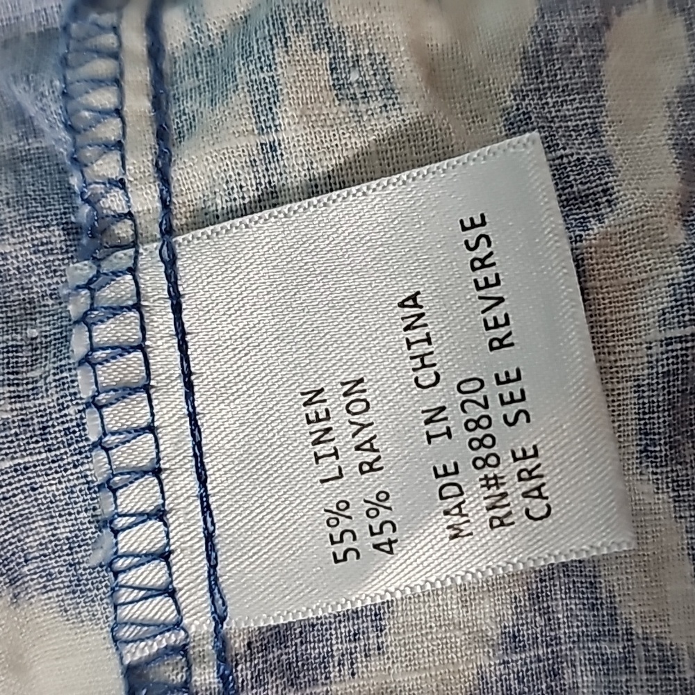 3/$25 Christian Siriano Size M Cropped Button Down Shirt - Picture 6 of 6